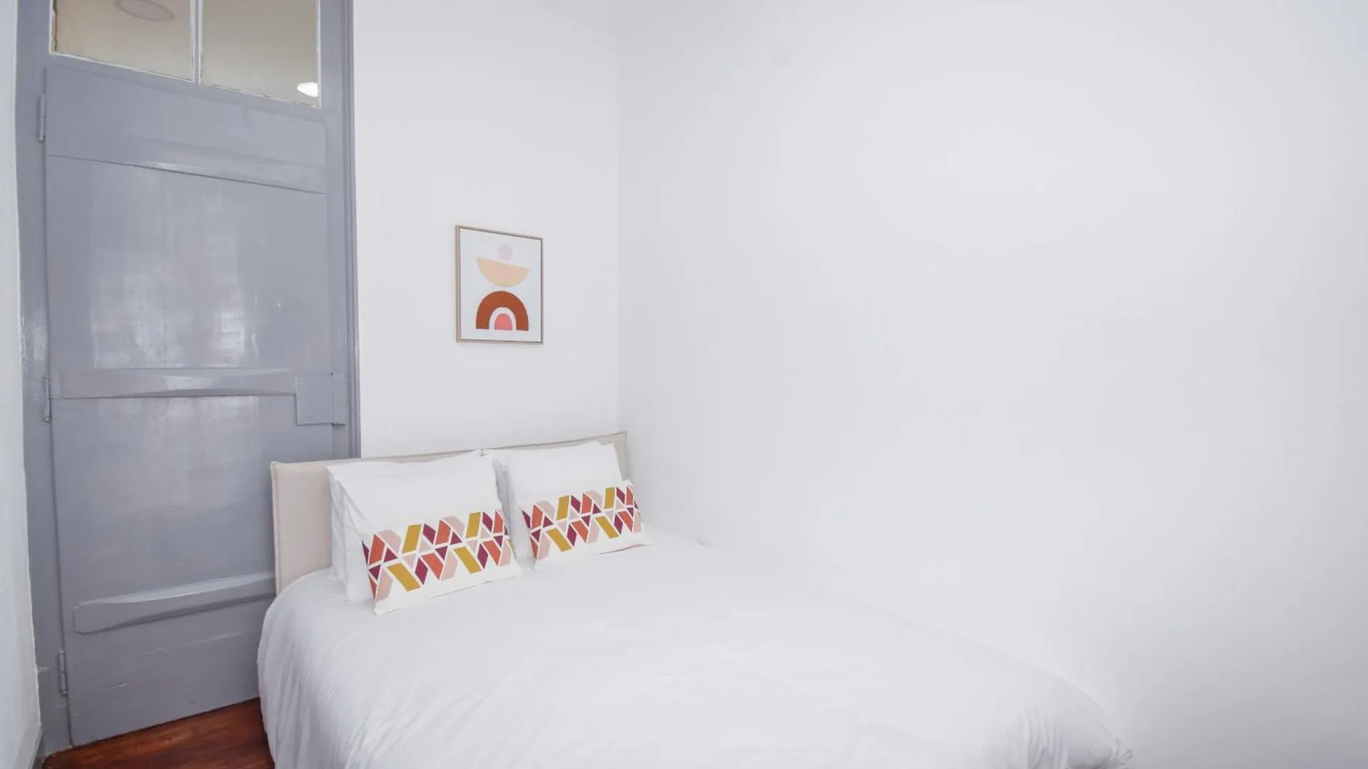 Love Inn Lisboa 0*, Lisbon